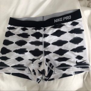 Nike pro shorts size large